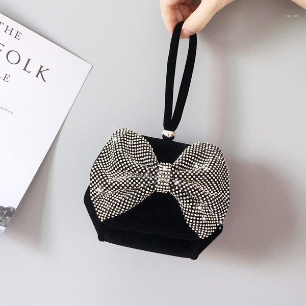 evening bags 2021 women's dinner bag fashion rhinestone ladies clutch korean version of simple dinner1
evening bags 2021 women's dinner bag fashion rhinestone ladies clutch korean version of simple dinner1