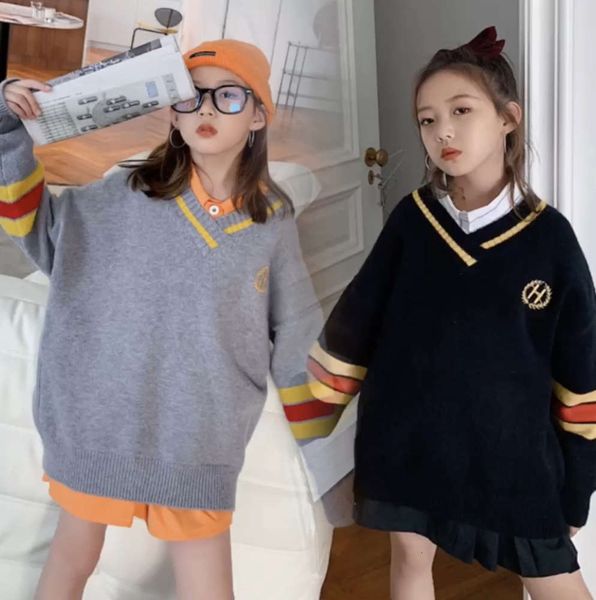 children's medium length sweater 2020 new autumn and winter fashion yangqi college sle label v-neck girls' woolen drs, Blue
children's medium length sweater 2020 new autumn and winter fashion yangqi college sle label v-neck girls' woolen drs, Blue
