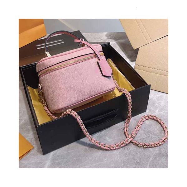 crossbody bag vanity case cosmetic bags genuine leather hollow out flowers mini handbags clutch braided chain strap zipper purse
crossbody bag vanity case cosmetic bags genuine leather hollow out flowers mini handbags clutch braided chain strap zipper purse