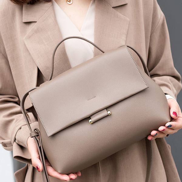 vintage wild messenger bag women's handbag crossbody shoulder bag female designer casual tote handbag bolso mujer b43-42
vintage wild messenger bag women's handbag crossbody shoulder bag female designer casual tote handbag bolso mujer b43-42