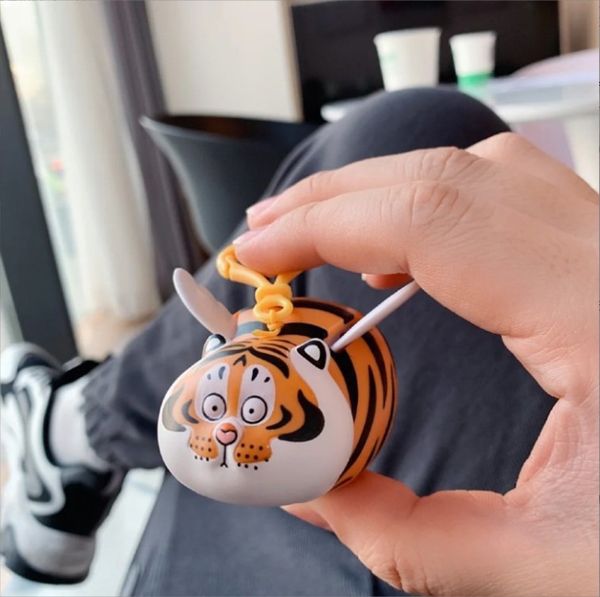 designers fashion key chains tiger with wings dded, m ft be 2022 words reandmade leather keychains men women bag pendant accessories 9 color, Silver
designers fashion key chains tiger with wings dded, m ft be 2022 words reandmade leather keychains men women bag pendant accessories 9 color, Silver