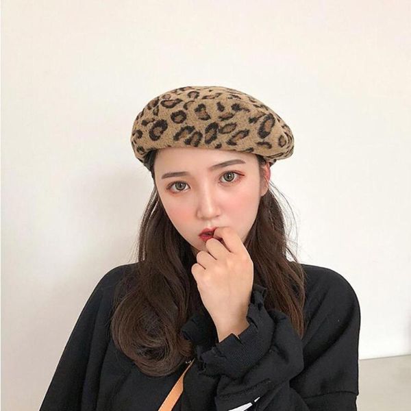 2020 autumn winter leopard women's berets retro woolen cap girls fashion painter hats woolen leopard hat female, Blue;gray
2020 autumn winter leopard women's berets retro woolen cap girls fashion painter hats woolen leopard hat female, Blue;gray