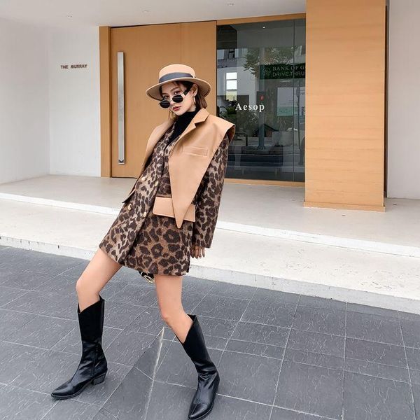 superaen medium length leopard print contrast woolen coat women 2021 winter new design shawl jackets, Tan;black
superaen medium length leopard print contrast woolen coat women 2021 winter new design shawl jackets, Tan;black
