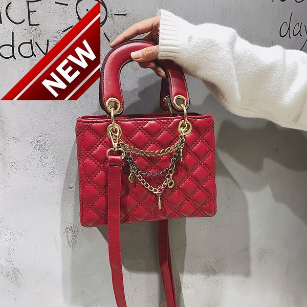 korean version of fashion lady diana xiaoxiangfeng lingge portable messenger chain shoulder bag
korean version of fashion lady diana xiaoxiangfeng lingge portable messenger chain shoulder bag