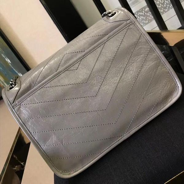 2020 new brand designer genuine leather lady crossing the chain, cowhide double shoulder, single shoulder crossing bag
2020 new brand designer genuine leather lady crossing the chain, cowhide double shoulder, single shoulder crossing bag