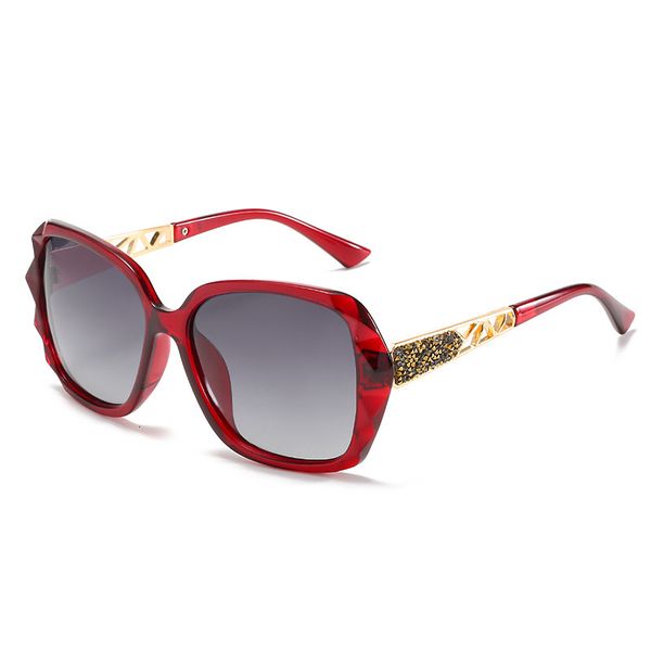 new classic large frame women's polarized sunglasses fashion diamond trend sunglasses net red sun visors 2289 designer aws, White;black
new classic large frame women's polarized sunglasses fashion diamond trend sunglasses net red sun visors 2289 designer aws, White;black