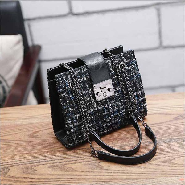 brand small shoulder bag for women messenger bags ladies retro pu leather handbag purse with tassels female crossbody bag
brand small shoulder bag for women messenger bags ladies retro pu leather handbag purse with tassels female crossbody bag