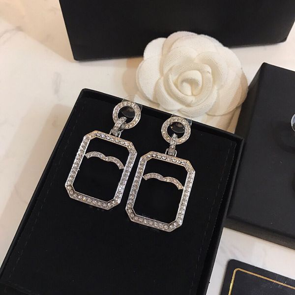 selling jewelry designer earrings double letter logo diamond stud 925 silver needle with box l0-c1, Golden;silver
selling jewelry designer earrings double letter logo diamond stud 925 silver needle with box l0-c1, Golden;silver