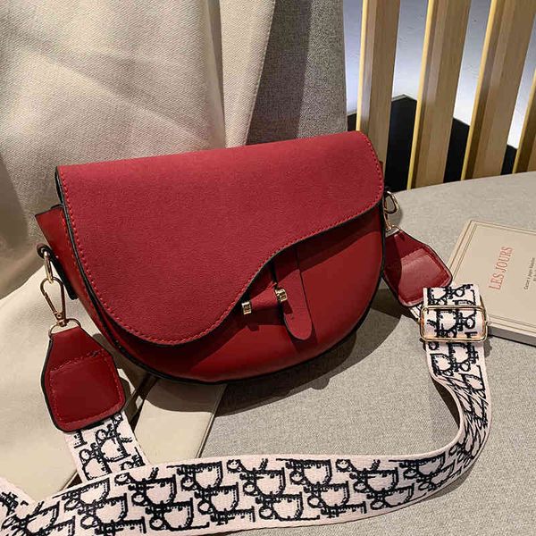 2022 factory wholesale new model red same broadband saddle messenger girl cute girl heart one shoulder bag, Black;red
2022 factory wholesale new model red same broadband saddle messenger girl cute girl heart one shoulder bag, Black;red