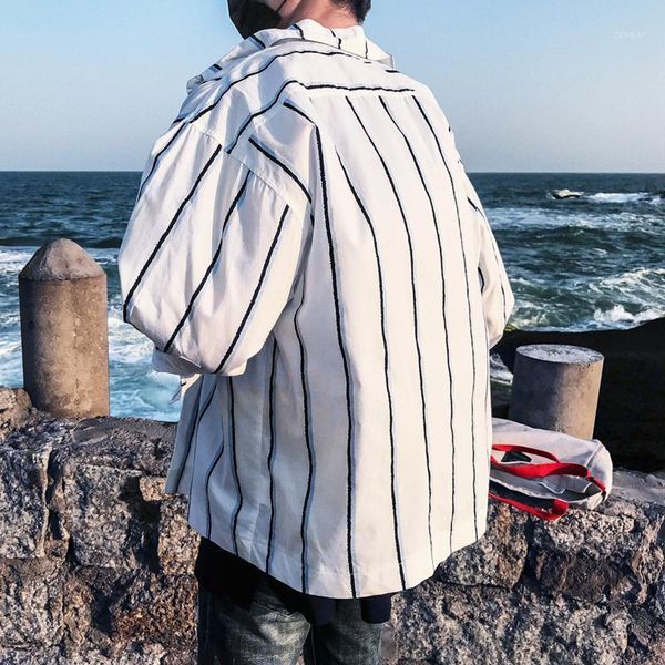 men's casual shirts 2021 summer european and american style men's original trend stripe stitching loose cotton hawaiian shirt s-5x, White;black
men's casual shirts 2021 summer european and american style men's original trend stripe stitching loose cotton hawaiian shirt s-5x, White;black