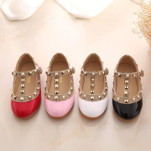 2020 fashion girls sandals children casual leather shoes girls princess shoes kids dancing flats baby fashion flats rivet, Black;red
2020 fashion girls sandals children casual leather shoes girls princess shoes kids dancing flats baby fashion flats rivet, Black;red
