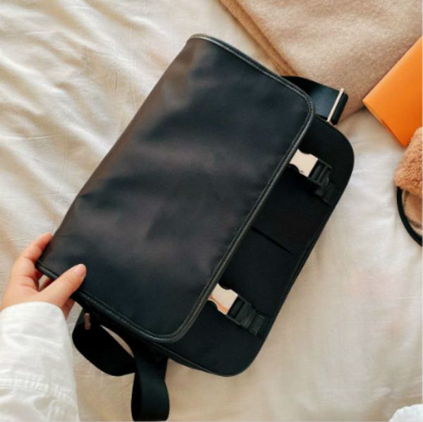 crossbody сумки новых людей дизайнера портфели плеча конверт сумки casual style с карманами среднего и малого размера pd20100502
crossbody сумки новых людей дизайнера портфели плеча конверт сумки casual style с карманами среднего и малого размера pd20100502