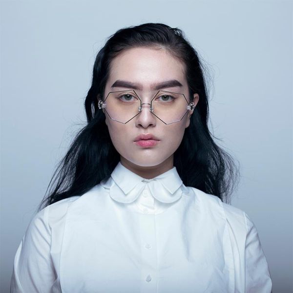 sunglasses 2021 tesia fashion women luxury oversize frame desigened famous female brand goggle drive&party glasses, White;black
sunglasses 2021 tesia fashion women luxury oversize frame desigened famous female brand goggle drive&party glasses, White;black