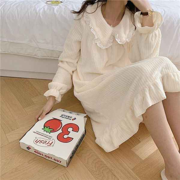 women's sleepwear 2021 winter flannel nightdress female long-sleeved warm nightgown simple cute lapel lace home service sleeping dress, Black;red
women's sleepwear 2021 winter flannel nightdress female long-sleeved warm nightgown simple cute lapel lace home service sleeping dress, Black;red
