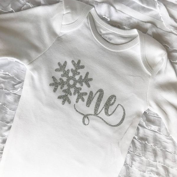 custom winter onederland birthday bodysuit. smash cake bodysuit. babys first birthday. baby girl birthday. baby boy birthday. q0112, Blue
custom winter onederland birthday bodysuit. smash cake bodysuit. babys first birthday. baby girl birthday. baby boy birthday. q0112, Blue