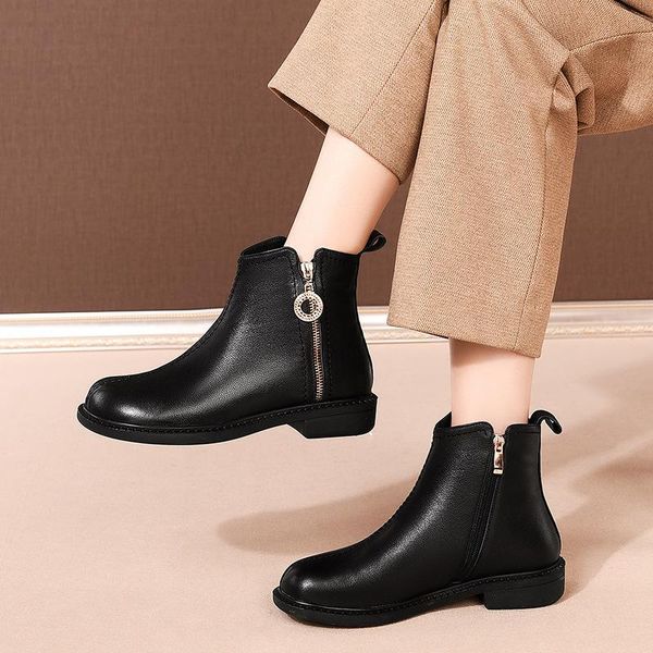 women's winter shoe 2021 new genuine leather ladies short boots wool warm non-slip student ankle boots for women botas de mujer, Black
women's winter shoe 2021 new genuine leather ladies short boots wool warm non-slip student ankle boots for women botas de mujer, Black
