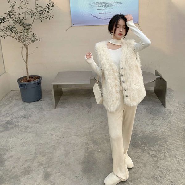korean version loose fur one-piece vt autumn and winter, sleevels et, plush vt, female, Black;white
korean version loose fur one-piece vt autumn and winter, sleevels et, plush vt, female, Black;white