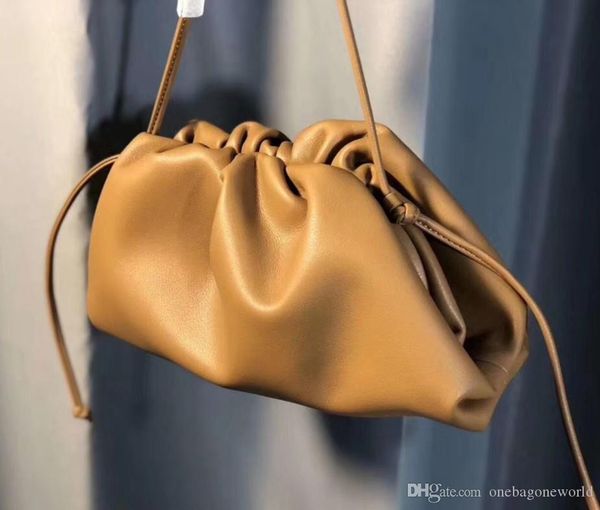 we only supply 7stars quality boar cowhide genuine leather western it cloud bag derer shoulder bag party bag mini wallet little pouches
we only supply 7stars quality boar cowhide genuine leather western it cloud bag derer shoulder bag party bag mini wallet little pouches