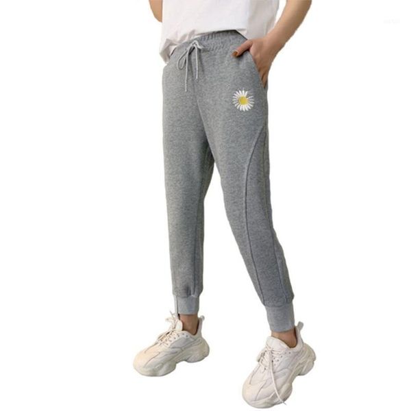 qrwr 2020 sweatpants women casual solid color high waist pencil pants elastic waist daisy embroidered loose long women's pants1, Black;white
qrwr 2020 sweatpants women casual solid color high waist pencil pants elastic waist daisy embroidered loose long women's pants1, Black;white