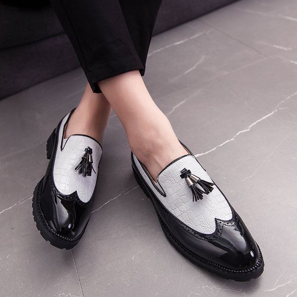 464748 size large mens leather shoes pointed british style tassel mens pointed leather shoes brogue mens leather shoes cross-border, Black
464748 size large mens leather shoes pointed british style tassel mens pointed leather shoes brogue mens leather shoes cross-border, Black