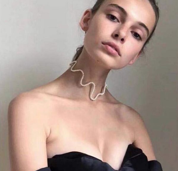 sweet irregular women pearl wave choker fashion necklace abstract show clavicle chain, Golden;silver
sweet irregular women pearl wave choker fashion necklace abstract show clavicle chain, Golden;silver
