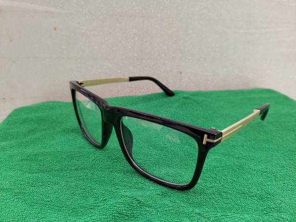 tom 0392 luxury new brand sunglasses men women sunglasses uv400 eyewear glasses frame polaroid lens ford with box, White;black
tom 0392 luxury new brand sunglasses men women sunglasses uv400 eyewear glasses frame polaroid lens ford with box, White;black