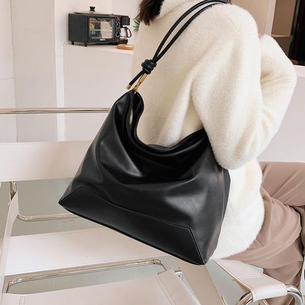 unique design matte ladies bag autumn fashion simple large capacity single shoulder bag underarm messenger width: 40cm
unique design matte ladies bag autumn fashion simple large capacity single shoulder bag underarm messenger width: 40cm