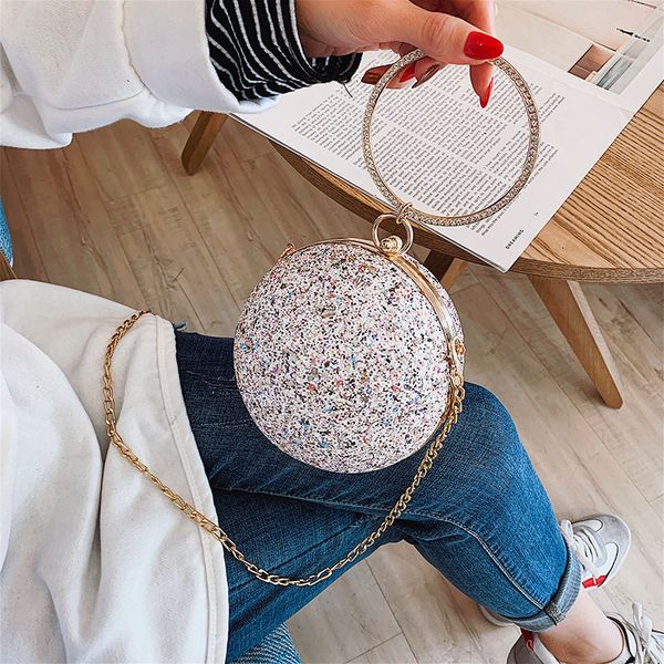 2021 new fashion temperament chain women's bag simple single shoulder messenger round handbag
2021 new fashion temperament chain women's bag simple single shoulder messenger round handbag