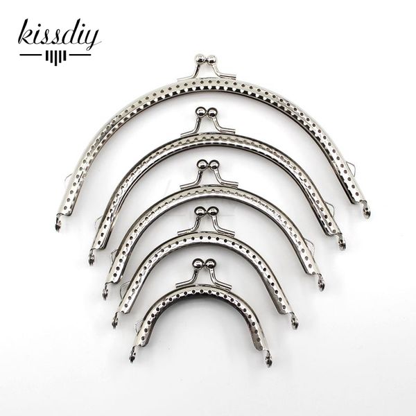 20 pcs 6.5/8.5/10.5/12.5/15.5cm glossy silver basic semicircle metal purse frame kiss clasp lock diy bag accessories 5 size
20 pcs 6.5/8.5/10.5/12.5/15.5cm glossy silver basic semicircle metal purse frame kiss clasp lock diy bag accessories 5 size