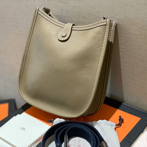 cowhide shoulder bag messenger sling bags female genuine leather perforated pouch women soft purse wide knitting shoulder straps clutches
cowhide shoulder bag messenger sling bags female genuine leather perforated pouch women soft purse wide knitting shoulder straps clutches