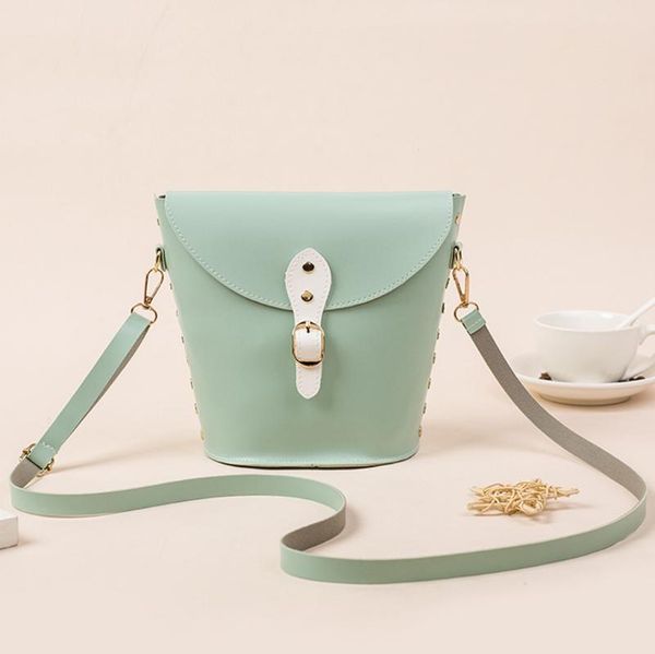 cross body women shoulder bags sweet leather messenger bag mobile phone crossbody simple mini bucket casual bolsas feminina saco
cross body women shoulder bags sweet leather messenger bag mobile phone crossbody simple mini bucket casual bolsas feminina saco