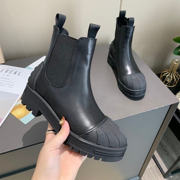 woman ankle boot new arrive fashion women martin boots genuine leather chunky heel designer boots size 35-40 model 8090, Black
woman ankle boot new arrive fashion women martin boots genuine leather chunky heel designer boots size 35-40 model 8090, Black