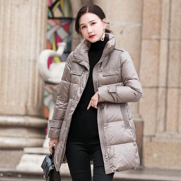 the glossy long down jacket whom the new winter 2021 han edition loose white duck down little coat lapels, Black
the glossy long down jacket whom the new winter 2021 han edition loose white duck down little coat lapels, Black