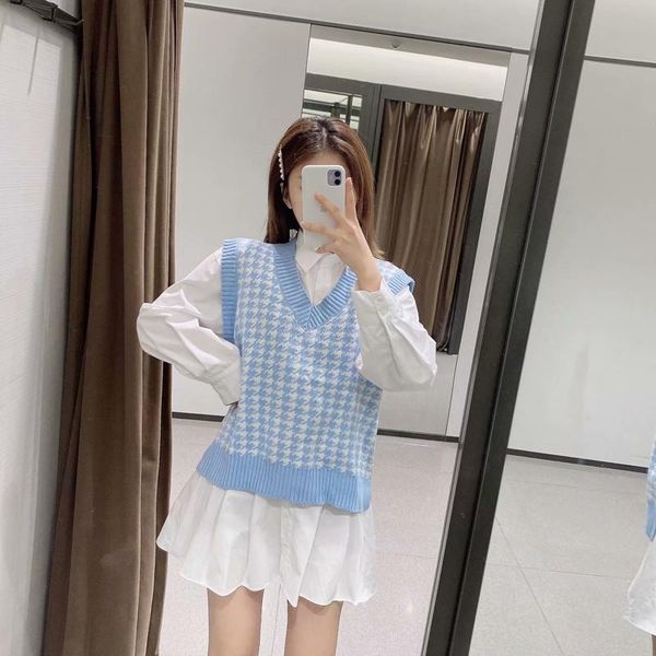 2021 houndstooth plaid knitted sweater vest women spring autumn vintage sleeveless v-neck pullover female casual warm waistcoat, White;black
2021 houndstooth plaid knitted sweater vest women spring autumn vintage sleeveless v-neck pullover female casual warm waistcoat, White;black