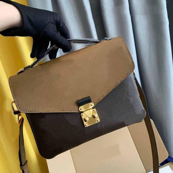 m44876 made in real leather clutch purse handbag bag woman bag shoulder bag serial number insid 02
m44876 made in real leather clutch purse handbag bag woman bag shoulder bag serial number insid 02