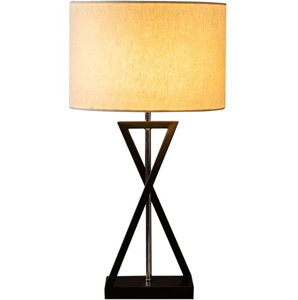 современная настольная лампа с прицелом для спальни с кровати
современная настольная лампа с прицелом для спальни с кровати