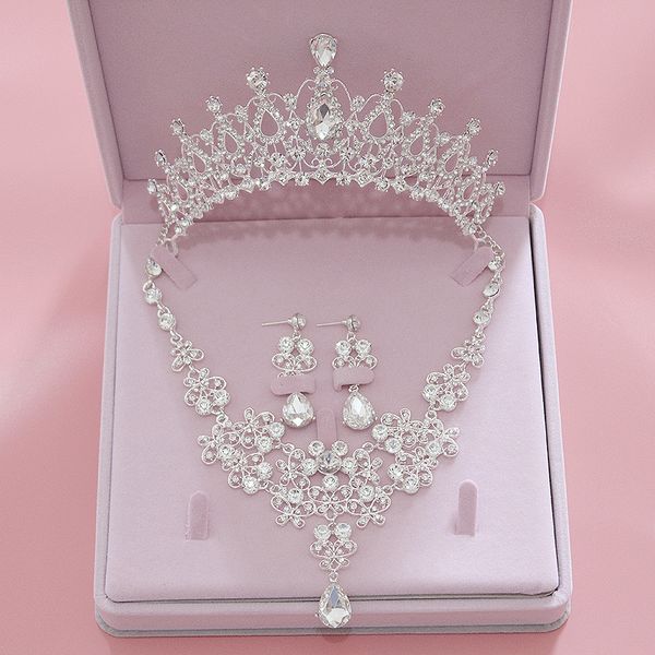 bridal headdress crown three piece set korean wedding dress necklace earrings accessories gift box, Silver
bridal headdress crown three piece set korean wedding dress necklace earrings accessories gift box, Silver
