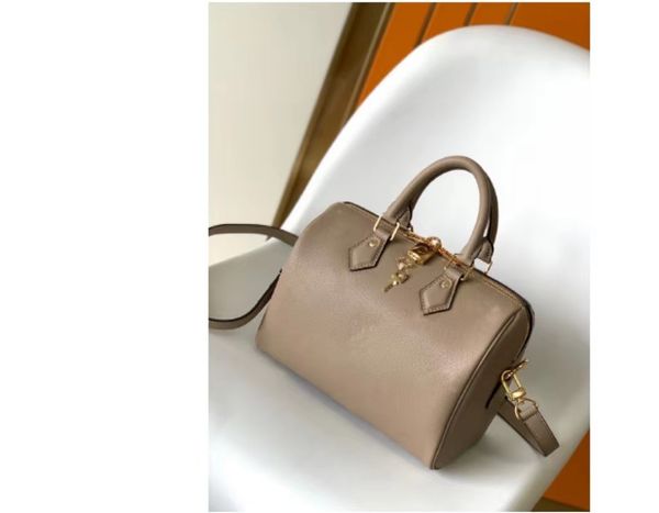 luxury ladies bags, high-end shoulder bags, messenger bags, fashion wallets, classic high-quality 1:1
luxury ladies bags, high-end shoulder bags, messenger bags, fashion wallets, classic high-quality 1:1