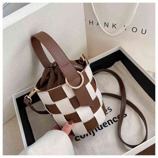 shopping bags weave leather mini crossbody sling for women 2022 trendy ladies bucket luxury shoulder handbags and purses 8131 220304
shopping bags weave leather mini crossbody sling for women 2022 trendy ladies bucket luxury shoulder handbags and purses 8131 220304