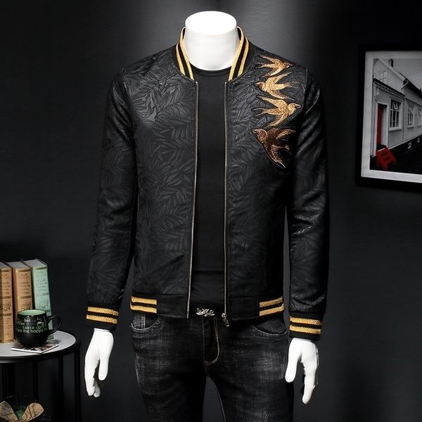 spring gold embroidery print men jacket jaqueta masculina slim fit bomber print jacket men vintage jacket club outfit men 5xl 201123, Black;brown
spring gold embroidery print men jacket jaqueta masculina slim fit bomber print jacket men vintage jacket club outfit men 5xl 201123, Black;brown