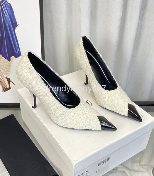 dress shoes star's same chain high heels metal patent leather women's pointed thin temperament professional ol single shoes, Black
dress shoes star's same chain high heels metal patent leather women's pointed thin temperament professional ol single shoes, Black