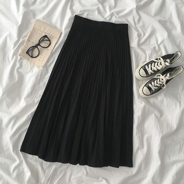 black pleated women skirts spring new 2021 knee-length lady elegant clothing quality 
black pleated women skirts spring new 2021 knee-length lady elegant clothing quality