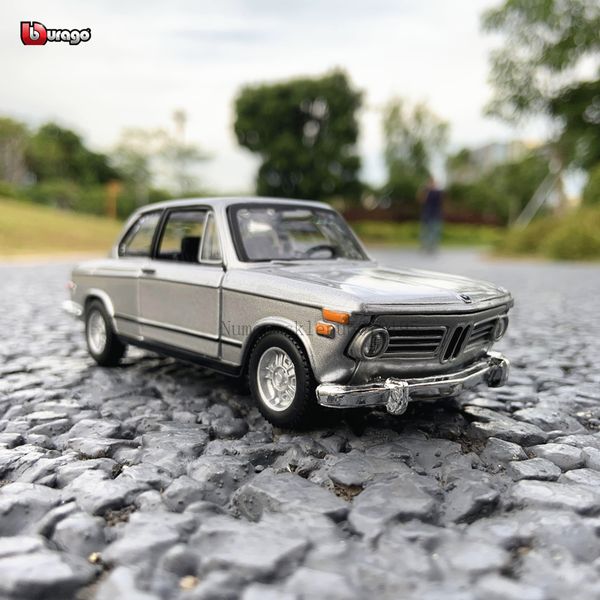 bmw simulation bburago 2002 tii 1:32 alloy 1972 car model plexiglass dustproof display base packaging series collect gifts toy
bmw simulation bburago 2002 tii 1:32 alloy 1972 car model plexiglass dustproof display base packaging series collect gifts toy