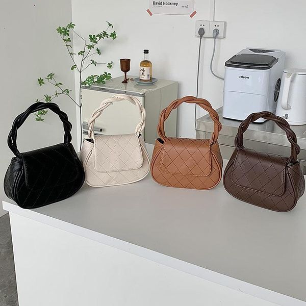 mini fashion embroidered thread rhombus bag high sense chain bag 
mini fashion embroidered thread rhombus bag high sense chain bag