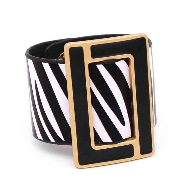 2022 fashion brindle wide leather bracelet for women black white geometric metal wrap charm jewelry femme gift, Golden;silver
2022 fashion brindle wide leather bracelet for women black white geometric metal wrap charm jewelry femme gift, Golden;silver