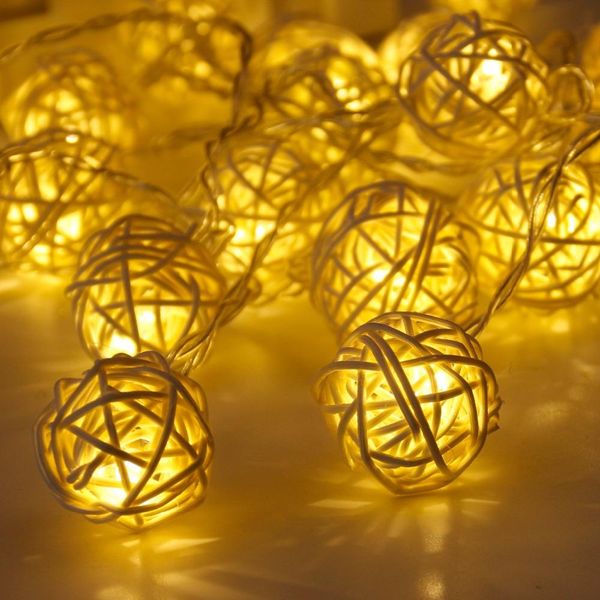 fengrise 2m 20 led rattan шаровые струнные сказочные огни cotton ball свет строка свадебные украшения сувениры партии новогоднее украшение w
fengrise 2m 20 led rattan шаровые струнные сказочные огни cotton ball свет строка свадебные украшения сувениры партии новогоднее украшение w