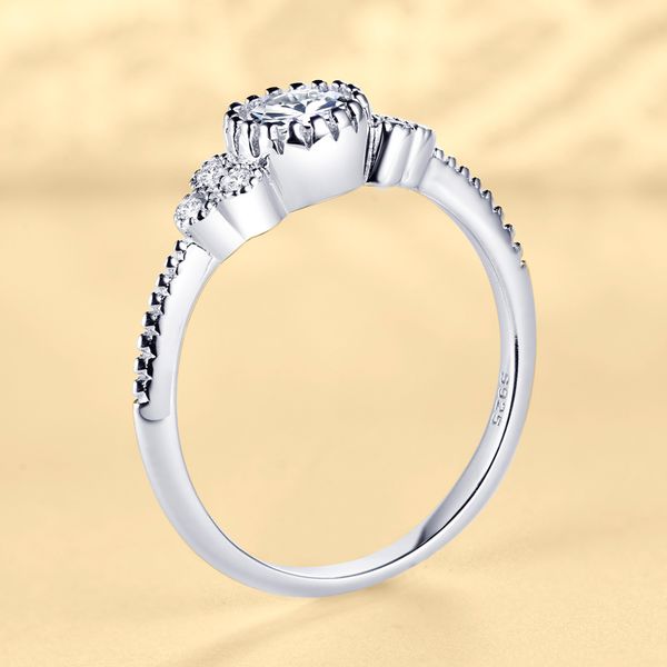 fashion tonglin popular accessories s925 sterling silver ring micro inlaid artificial diamond zircon index finger ring female factory wholes
fashion tonglin popular accessories s925 sterling silver ring micro inlaid artificial diamond zircon index finger ring female factory wholes