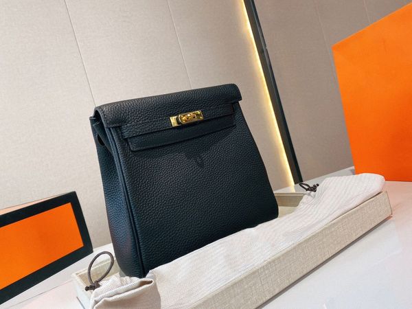 luxury designers fashion ado bag 22cm women totes shoulder bags with stamped lock lady genuine leather plain ootd bag backpack
luxury designers fashion ado bag 22cm women totes shoulder bags with stamped lock lady genuine leather plain ootd bag backpack