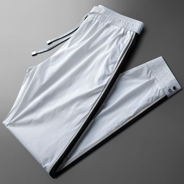 light luxury silk smooth fabric korean sports autumn 2020 white pants casual slim leggings men's fashion, Black
light luxury silk smooth fabric korean sports autumn 2020 white pants casual slim leggings men's fashion, Black