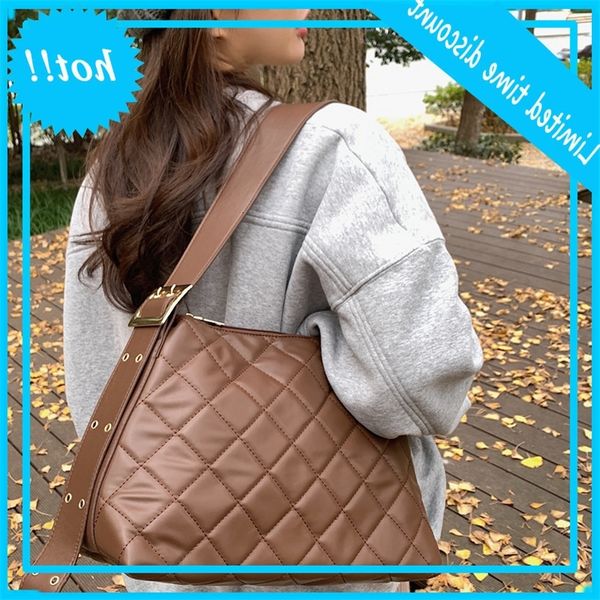 vrouwen pu leer ruit plaid schoudertas grote capaciteit trendy tote handtassen vrouwelijke luxe designer emmer crossbody tassen
vrouwen pu leer ruit plaid schoudertas grote capaciteit trendy tote handtassen vrouwelijke luxe designer emmer crossbody tassen
